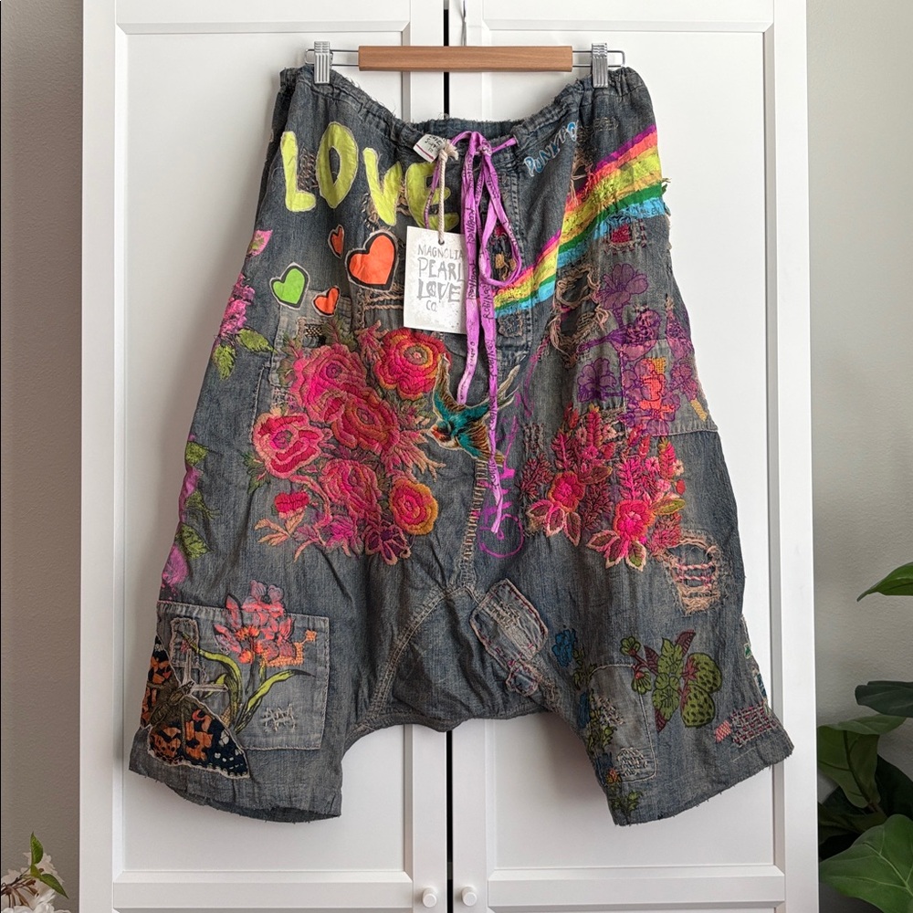 NWT Magnolia Pearl Embroidered Art Graphic Frankie Denims, OS - Picture 7 of 15